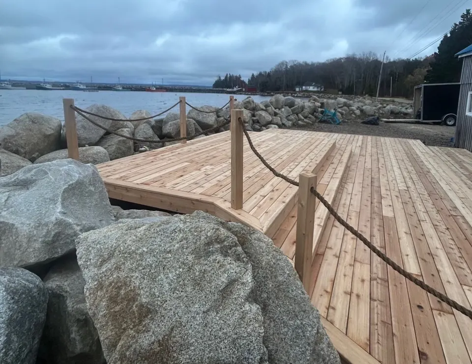 Waterfront wood platform: waterfront overview