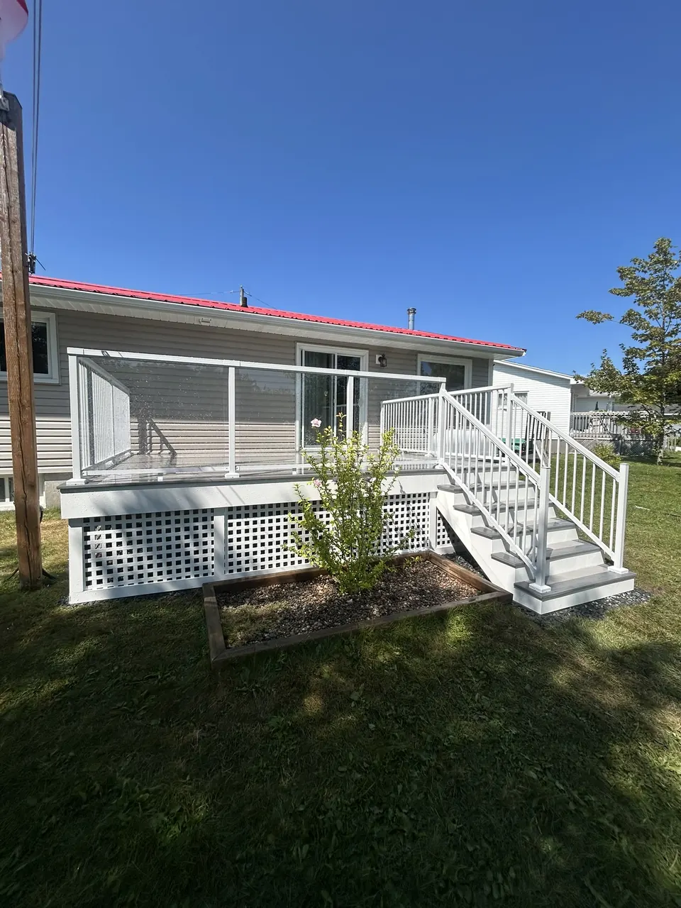White-railed deck: deck elevation